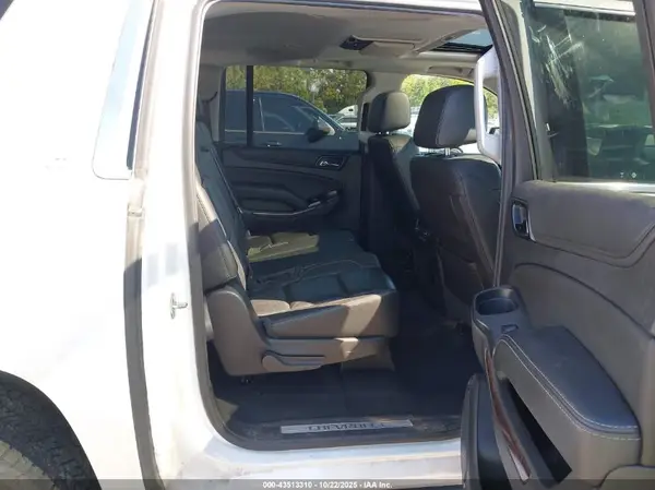 1GNSKHKC1KR348422 2019 CHEVROLET SUBURBAN - Image 8