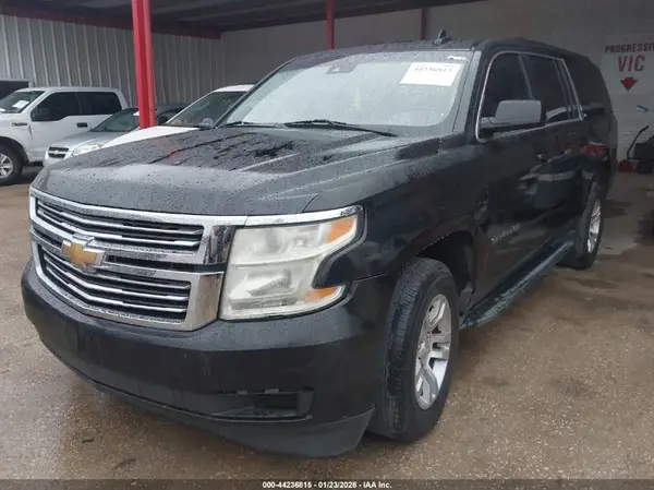 1GNSKHKC1KR390637 2019 CHEVROLET SUBURBAN - Image 2