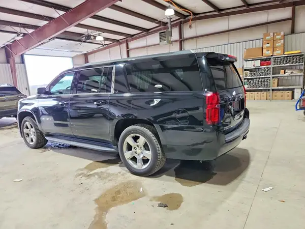 1GNSKHKC2HR143703 2017 CHEVROLET SUBURBAN - Image 2