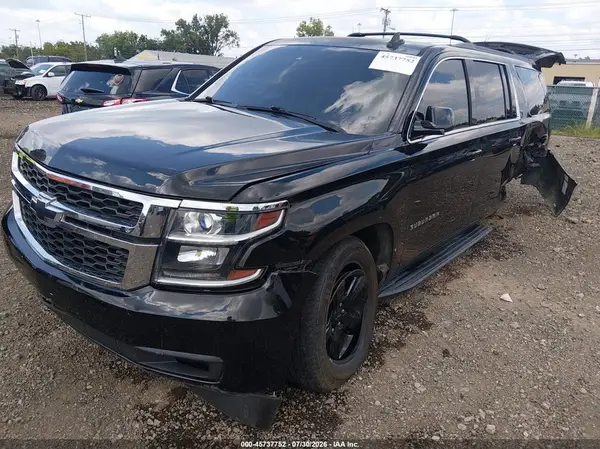 1GNSKHKC2HR271813 2017 CHEVROLET SUBURBAN - Image 2