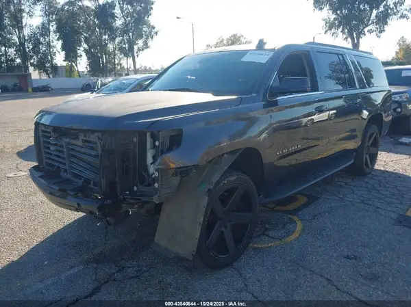 1GNSKHKC2HR307046 2017 CHEVROLET SUBURBAN - Image 2