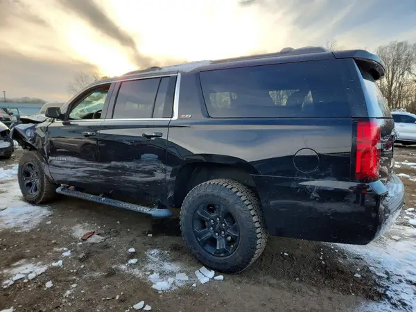1GNSKHKC2HR333517 2017 CHEVROLET SUBURBAN - Image 2