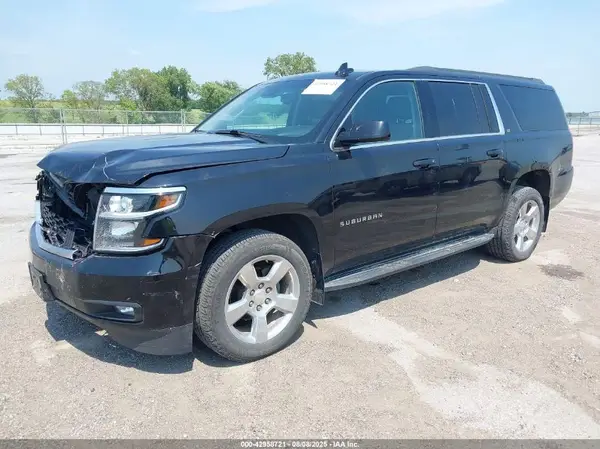 1GNSKHKC2HR369126 2017 CHEVROLET SUBURBAN - Image 2