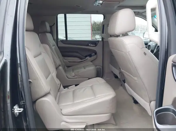 1GNSKHKC2HR371488 2017 CHEVROLET SUBURBAN - Image 8
