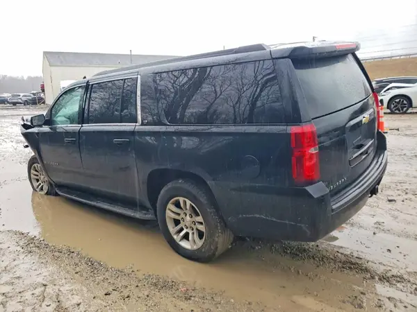 1GNSKHKC2JR133078 2018 CHEVROLET SUBURBAN - Image 2