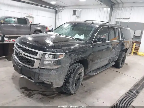 1GNSKHKC2JR232418 2018 CHEVROLET SUBURBAN - Image 2