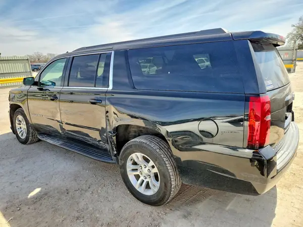 1GNSKHKC2JR332762 2018 CHEVROLET SUBURBAN - Image 2