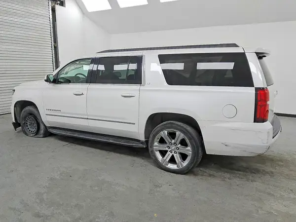 1GNSKHKC2JR389768 2018 CHEVROLET SUBURBAN - Image 2