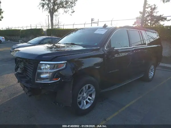 1GNSKHKC2KR190625 2019 CHEVROLET SUBURBAN - Image 2
