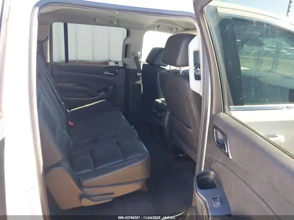 1GNSKHKC2KR376665 2019 CHEVROLET SUBURBAN - Image 8