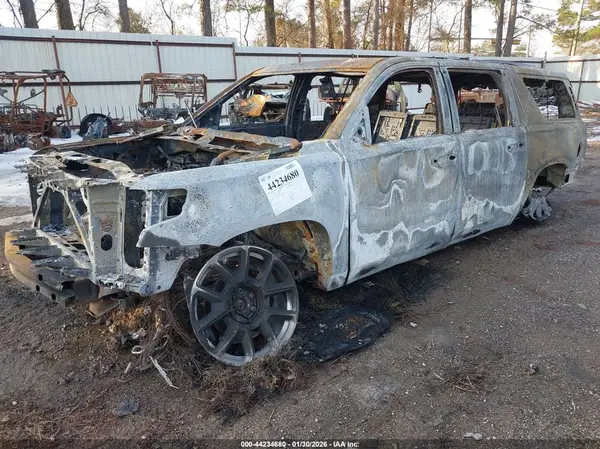 1GNSKHKC3GR112667 2016 CHEVROLET SUBURBAN - Image 2
