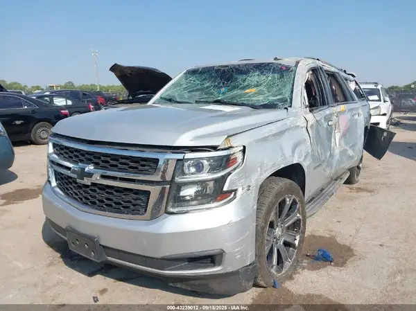 1GNSKHKC3GR231786 2016 CHEVROLET SUBURBAN - Image 2