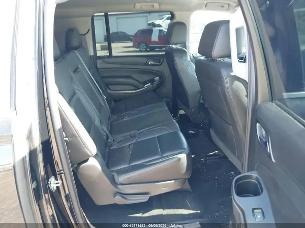 1GNSKHKC3HR325166 2017 CHEVROLET SUBURBAN - Image 8