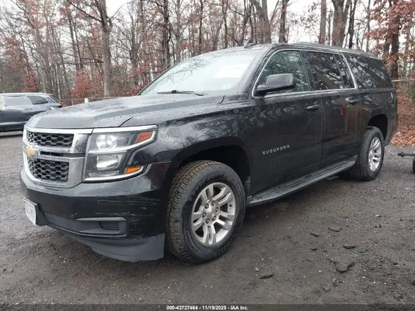 1GNSKHKC3HR326947 2017 CHEVROLET SUBURBAN - Image 2