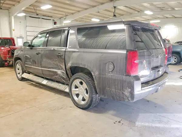 1GNSKHKC3HR402070 2017 CHEVROLET SUBURBAN - Image 2