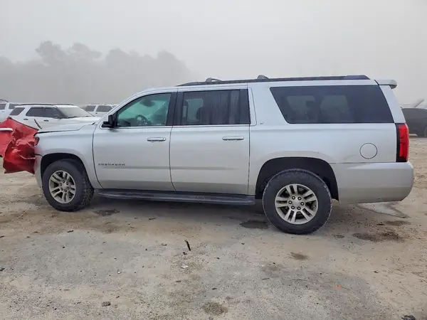 1GNSKHKC3JR155123 2018 CHEVROLET SUBURBAN - Image 2