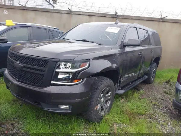 1GNSKHKC3JR172973 2018 CHEVROLET SUBURBAN - Image 2