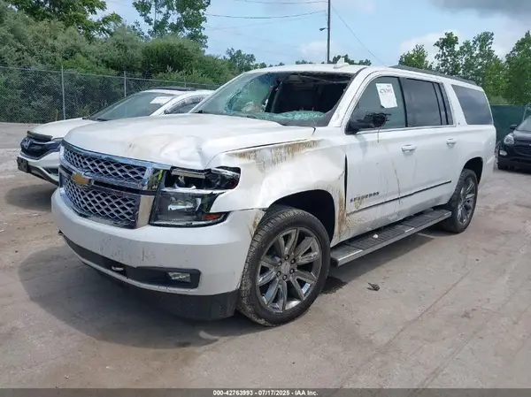 1GNSKHKC3JR183228 2018 CHEVROLET SUBURBAN - Image 2