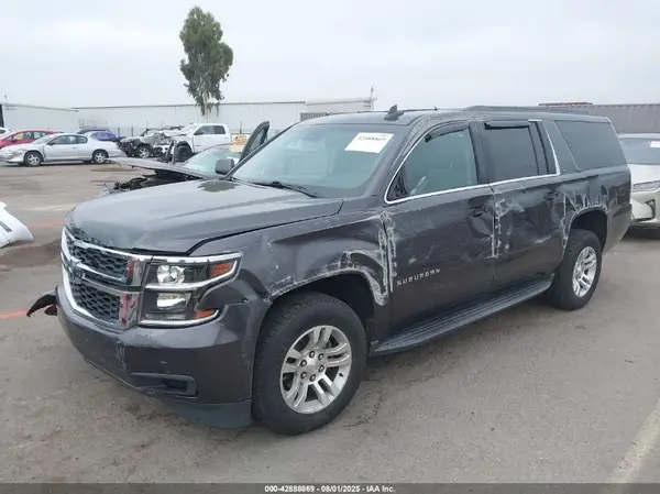 1GNSKHKC3JR276833 2018 CHEVROLET SUBURBAN - Image 2