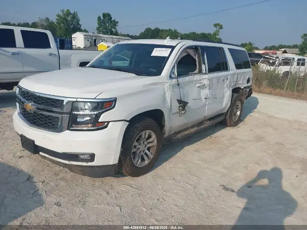 1GNSKHKC3JR285273 2018 CHEVROLET SUBURBAN - Image 2