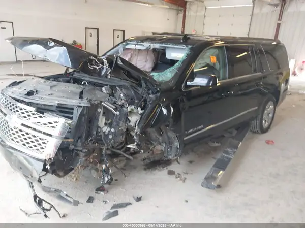 1GNSKHKC3KR146052 2019 CHEVROLET SUBURBAN - Image 2
