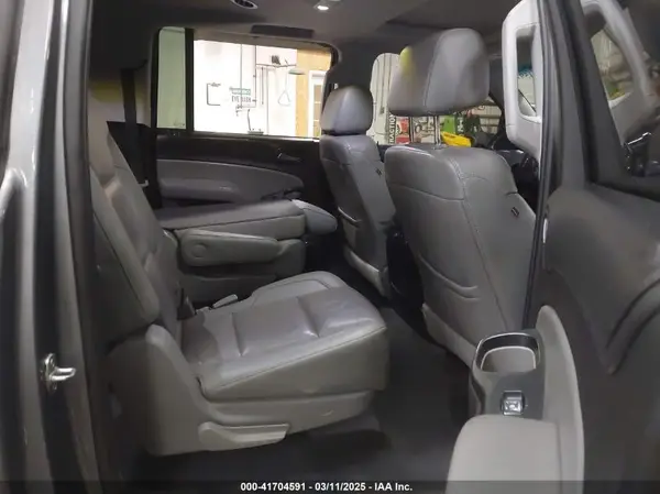 1GNSKHKC3KR195042 2019 CHEVROLET SUBURBAN - Image 8