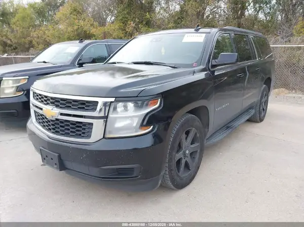 1GNSKHKC3KR285887 2019 CHEVROLET SUBURBAN - Image 2