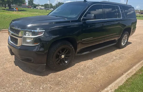 1GNSKHKC4HR207031 2017 CHEVROLET SUBURBAN - Image 2