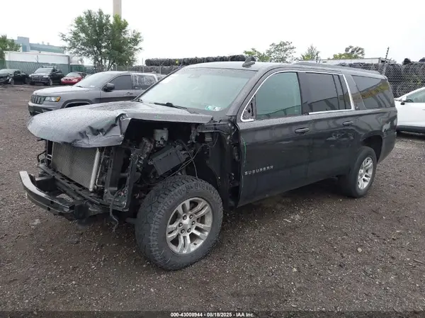 1GNSKHKC4HR219096 2017 CHEVROLET SUBURBAN - Image 2