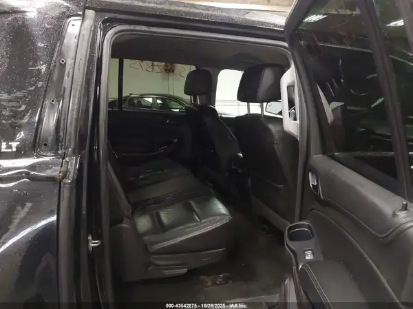 1GNSKHKC4HR260845 2017 CHEVROLET SUBURBAN - Image 8