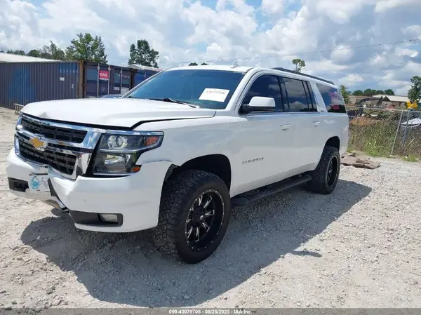 1GNSKHKC4HR323393 2017 CHEVROLET SUBURBAN - Image 2