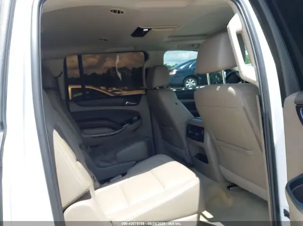 1GNSKHKC4HR323393 2017 CHEVROLET SUBURBAN - Image 8