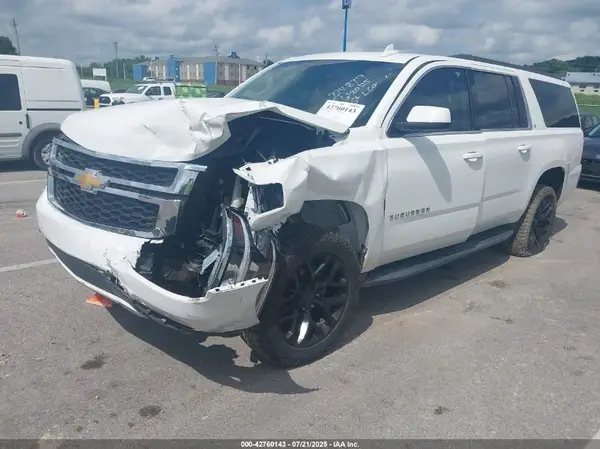 1GNSKHKC4JR113155 2018 CHEVROLET SUBURBAN - Image 2