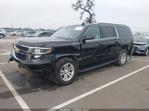 1GNSKHKC4JR205124 2018 CHEVROLET SUBURBAN - Image 2