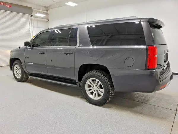 1GNSKHKC4JR234090 2018 CHEVROLET SUBURBAN - Image 2