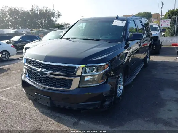 1GNSKHKC4JR349157 2018 CHEVROLET SUBURBAN - Image 2