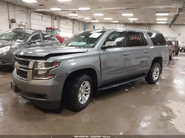 1GNSKHKC4KR135464 2019 CHEVROLET SUBURBAN - Image 2