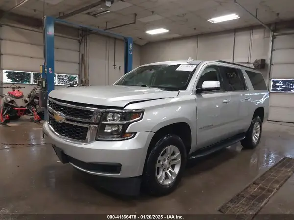 1GNSKHKC4KR289284 2019 CHEVROLET SUBURBAN - Image 2