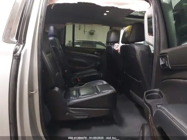 1GNSKHKC4KR289284 2019 CHEVROLET SUBURBAN - Image 8