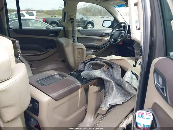 1GNSKHKC4KR405843 2019 CHEVROLET SUBURBAN - Image 8