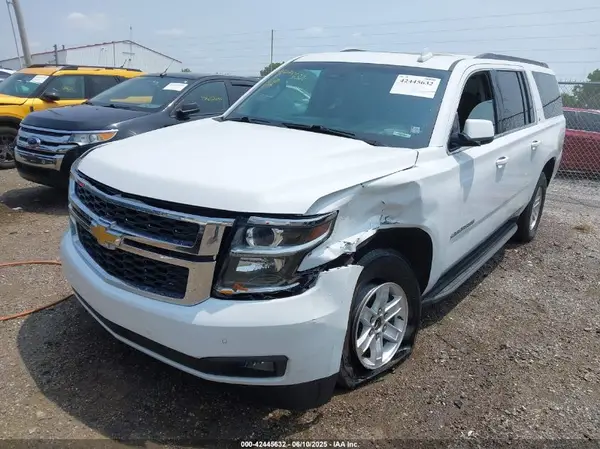 1GNSKHKC5GR123010 2016 CHEVROLET SUBURBAN - Image 2