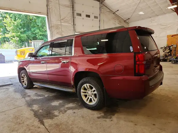 1GNSKHKC5GR161014 2016 CHEVROLET SUBURBAN - Image 2