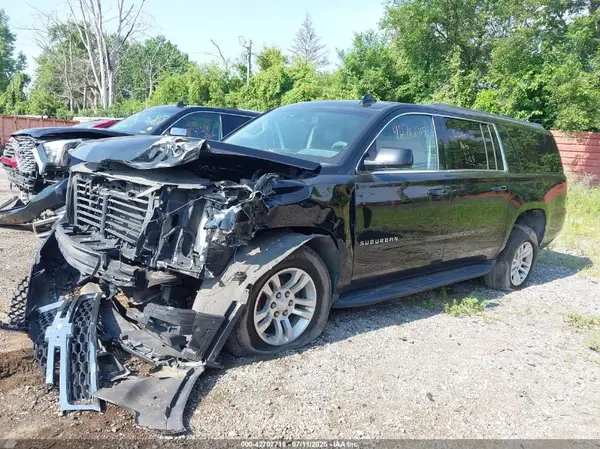 1GNSKHKC5HR176162 2017 CHEVROLET SUBURBAN - Image 2