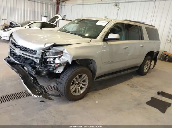 1GNSKHKC5HR186464 2017 CHEVROLET SUBURBAN - Image 2
