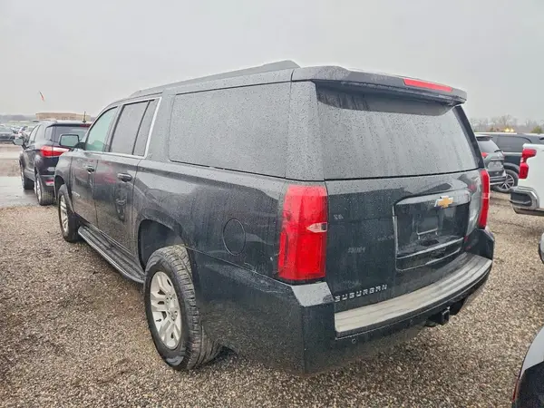 1GNSKHKC5HR208351 2017 CHEVROLET SUBURBAN - Image 2