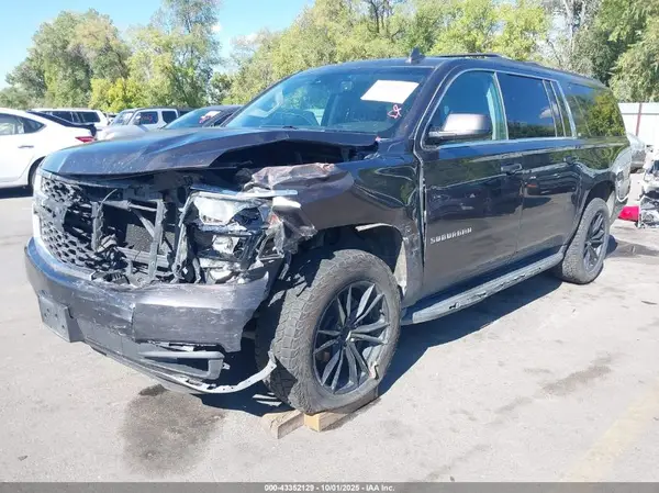 1GNSKHKC5HR242130 2017 CHEVROLET SUBURBAN - Image 2