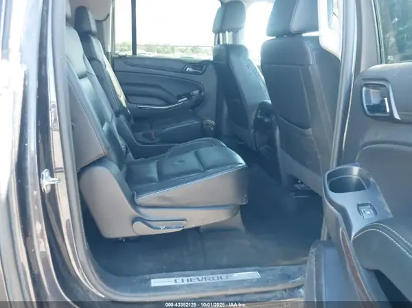 1GNSKHKC5HR242130 2017 CHEVROLET SUBURBAN - Image 8