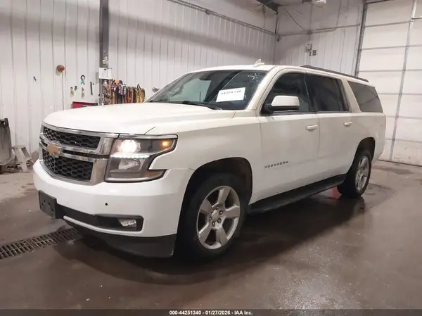 1GNSKHKC5HR351087 2017 CHEVROLET SUBURBAN - Image 2