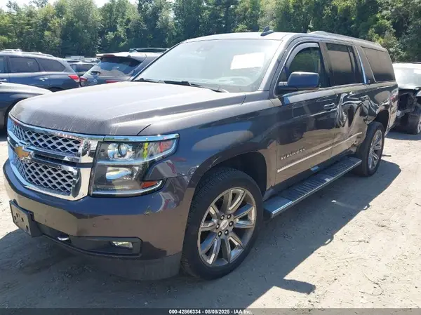 1GNSKHKC5HR408307 2017 CHEVROLET SUBURBAN - Image 2