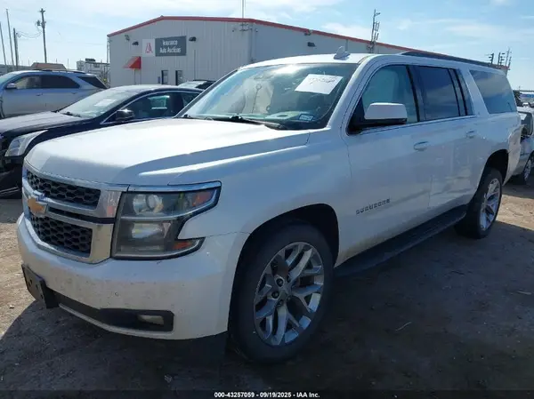 1GNSKHKC5JR134337 2018 CHEVROLET SUBURBAN - Image 2